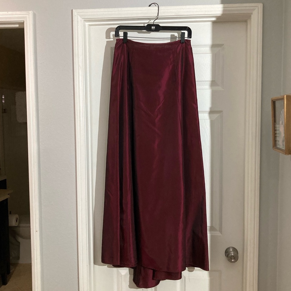 Elegant Burgundy Iridescent Floor-Length Taffeta Skirt